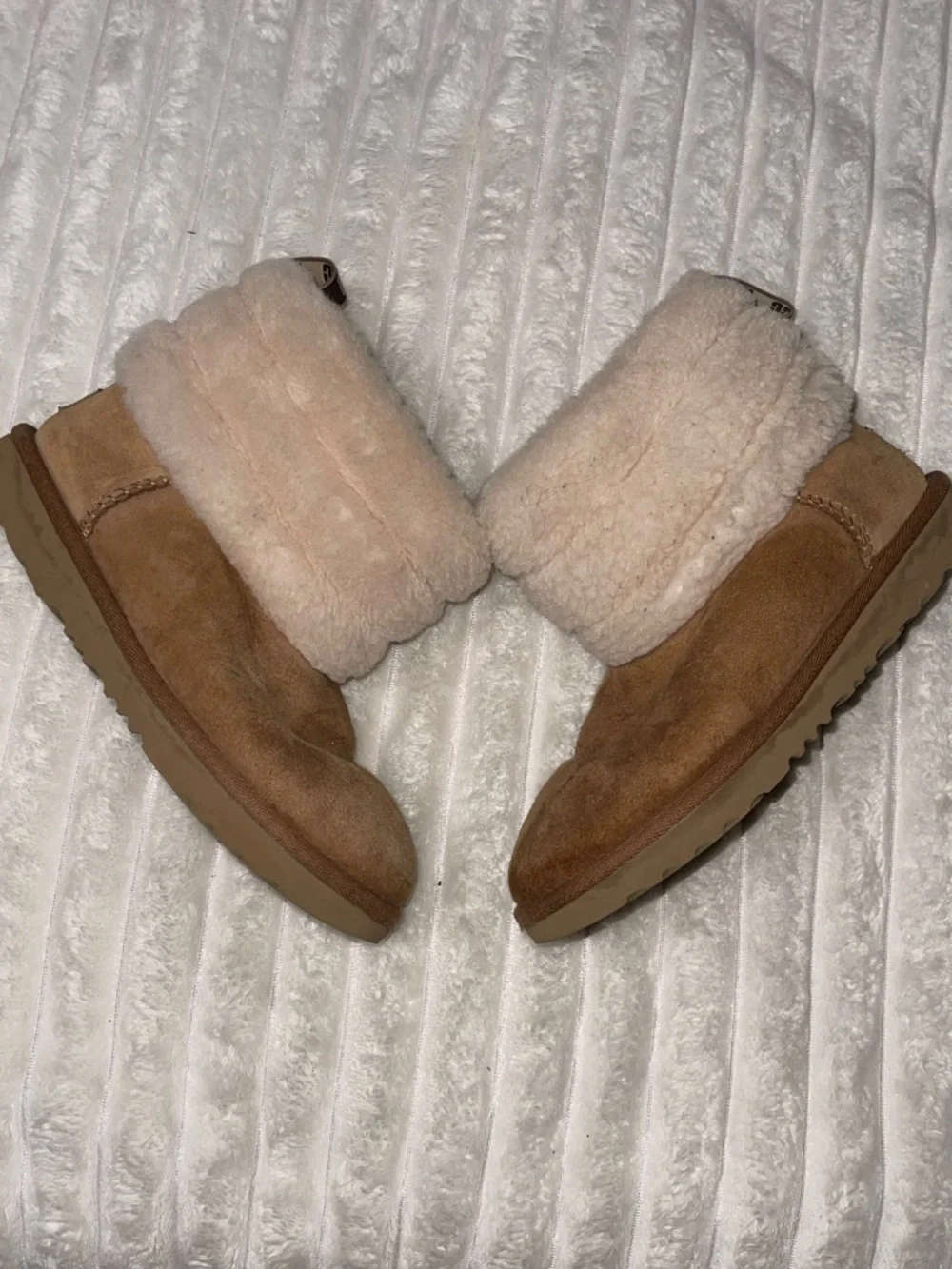 UGG Kids Fluff Mini Quilted Boots | Size 3 Kids